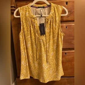 NWT Tommy Hilfiger sleeveless floral blouse